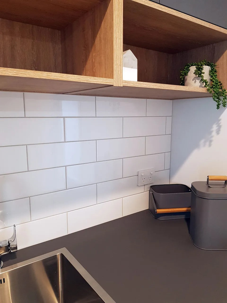 URBAN WHITE GLOSS 10X30 - SQM