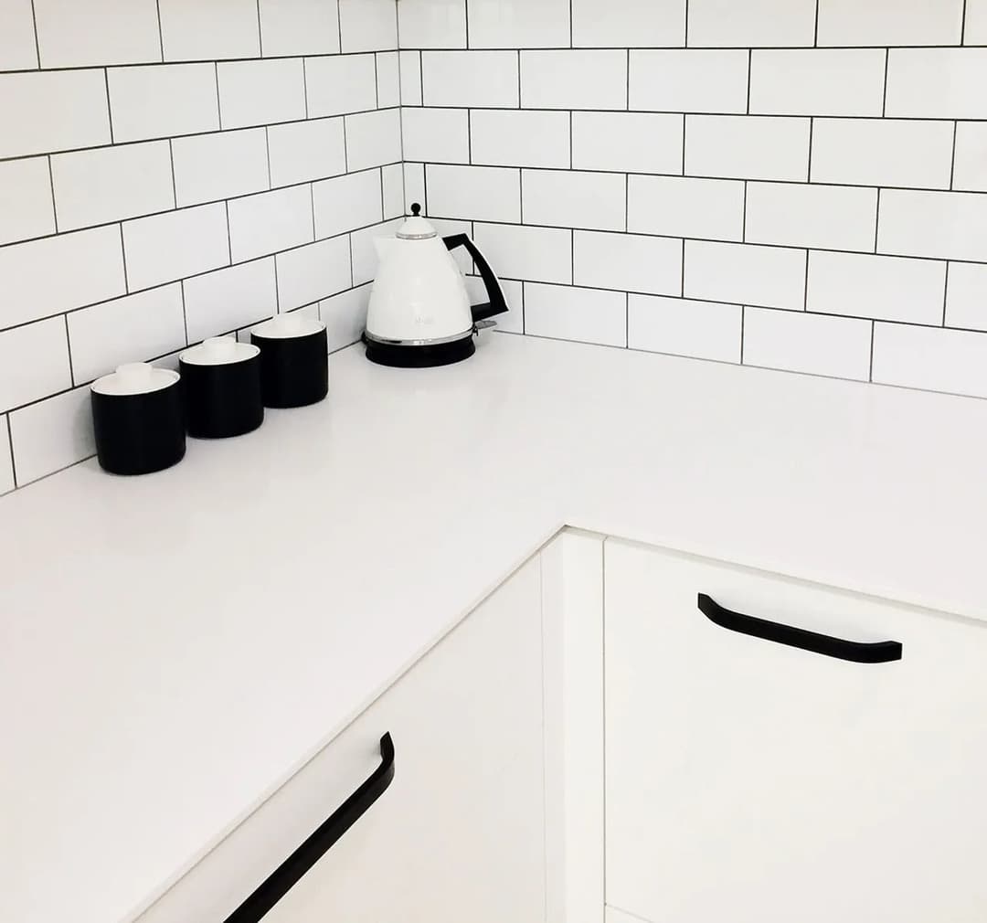 Brilliant White Gloss, photo 1