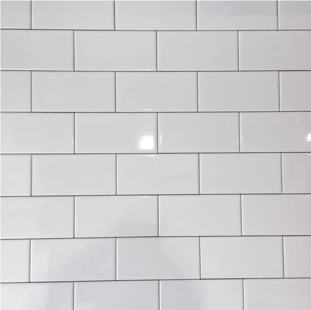 Maxim White Gloss