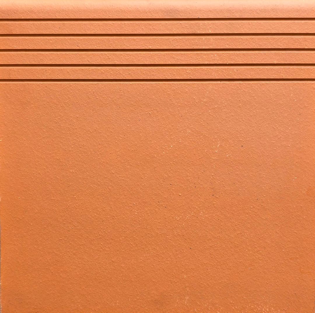 Terracotta Light Red Steptread (Lines), photo 1