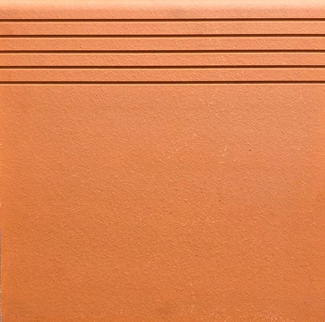 Terracotta Light Red Steptread (Lines)
