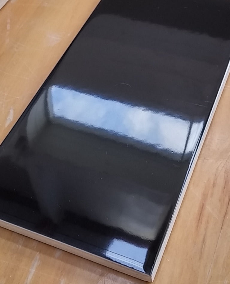 URBAN BLACK GLOSS 10X30 - SQM