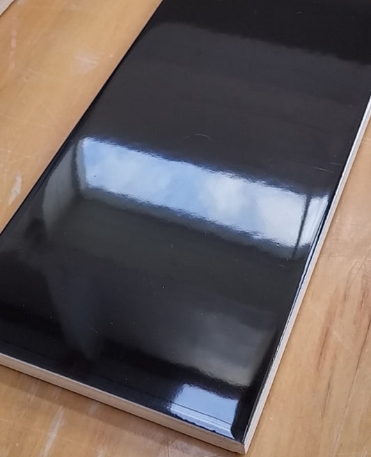 URBAN BLACK GLOSS 10X30 - SQM
